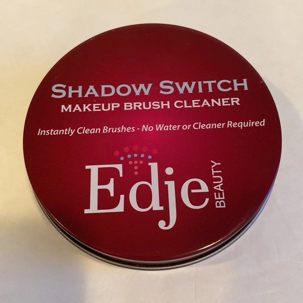 EDJE BEAUTY EYESHADOW SWITCH BRUSH CLEANER NWOB Red Case No Box